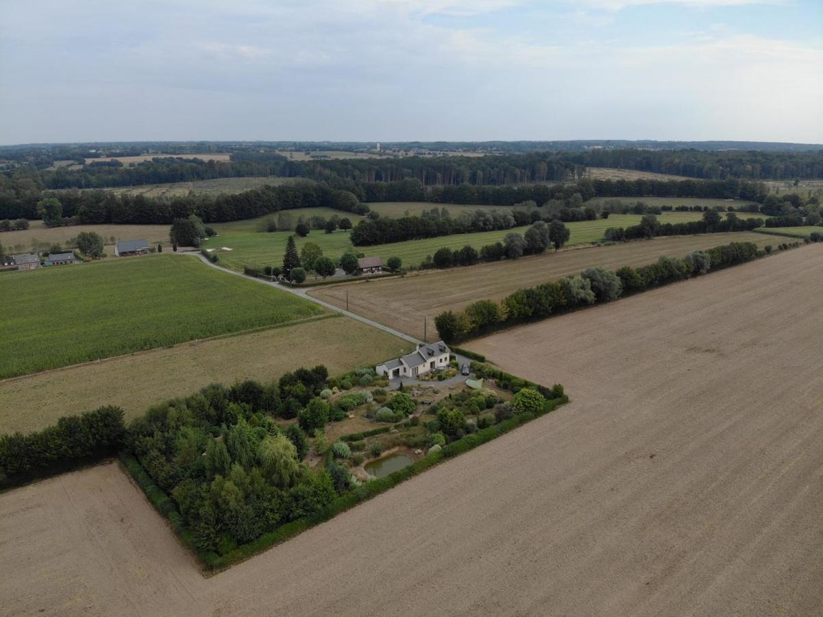 Gite La Grenouillere Esqueheries Exteriér fotografie