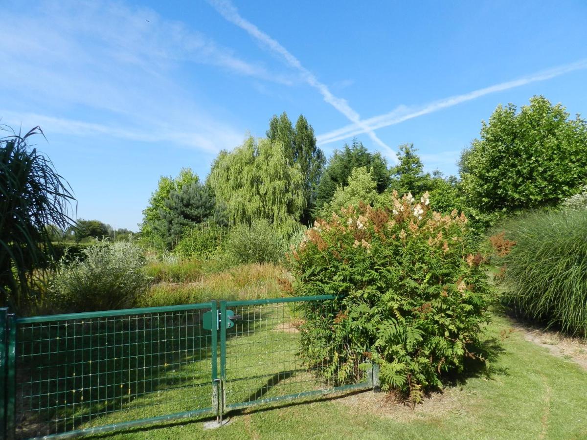 Gite La Grenouillere Esqueheries Exteriér fotografie