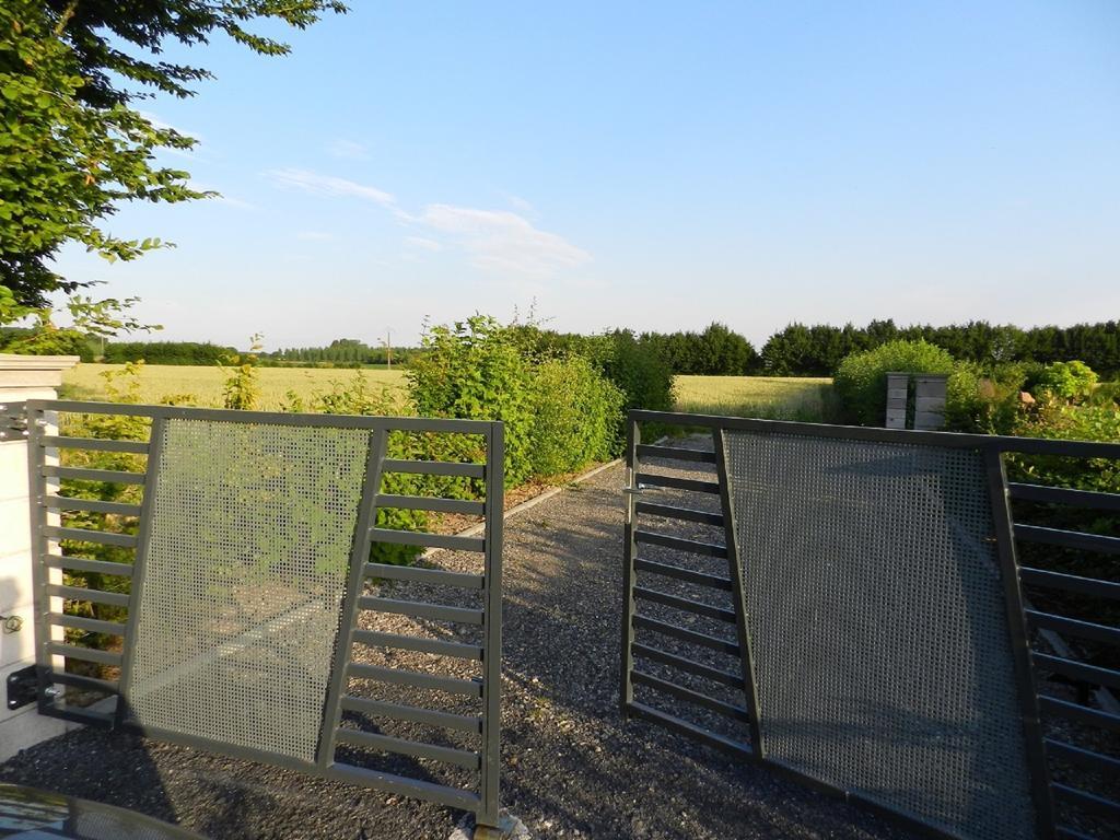 Gite La Grenouillere Esqueheries Exteriér fotografie