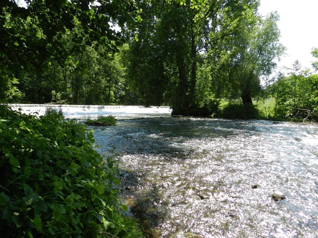 Gite La Grenouillere Esqueheries Exteriér fotografie